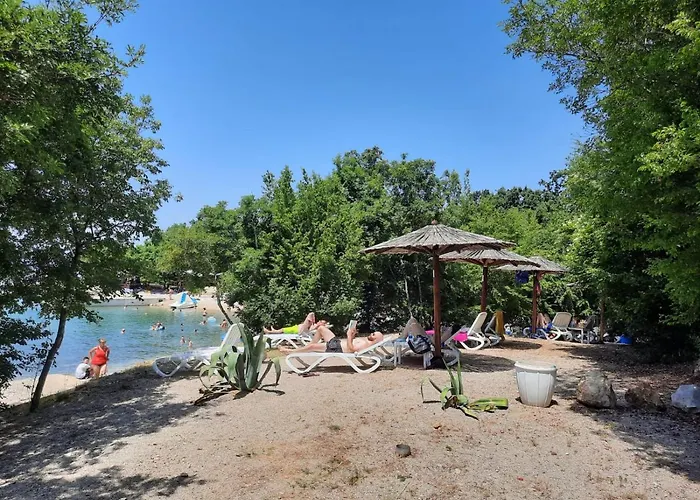 Njivice, Otok Krk, Dora *