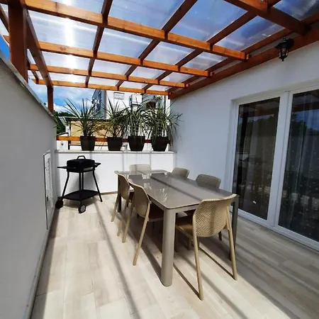 Njivice, Otok Krk, Dora