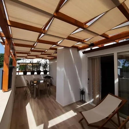 Daire Njivice, Otok Krk, Dora