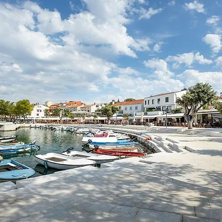 Njivice, Otok Krk, Dora 奈维斯